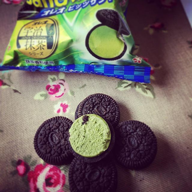 Green tea Oreo's - not the nicest